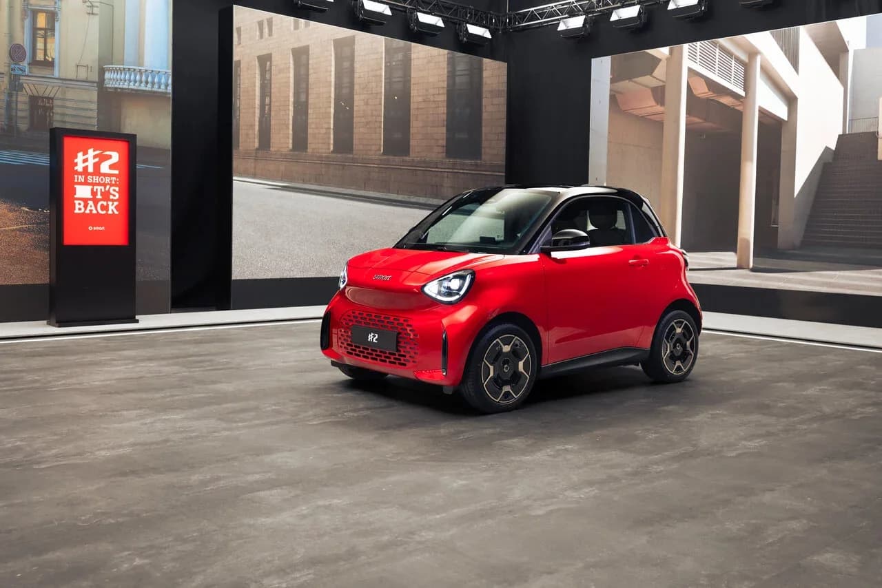 Red smart #2 shown at its world premiere